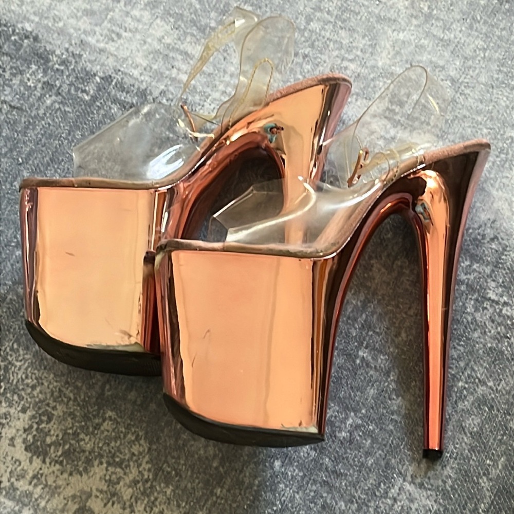Rose gold 8” pleasers in sz 8!